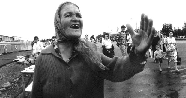 A crazy woman, Bashkiria, Maloyaz/Ufa-photographed by Zbigniew Kosc © 1991